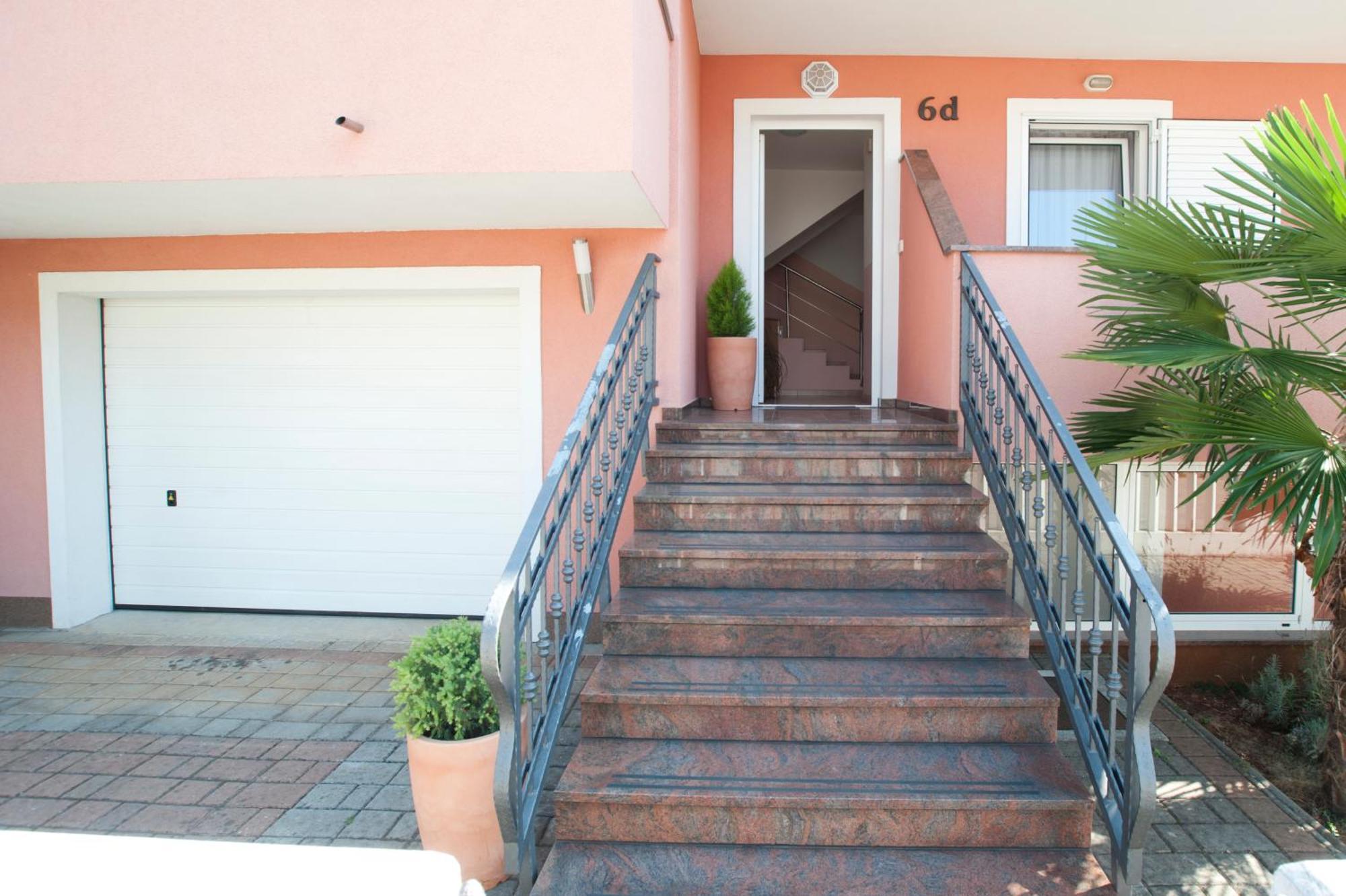 Apartments Maric With Parking Умаг Экстерьер фото